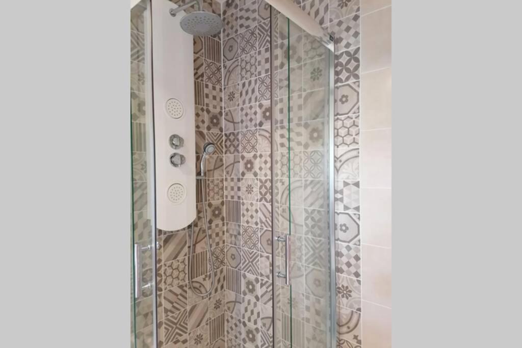 Les Etapes Chartraines Parking Wifi Jaccuzi Apartman Chartres Kültér fotó